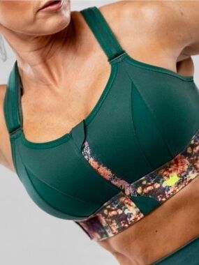 SHEFIT Ultimate High Impact Sports Bra in Limited Edition Green Conquer (5LUXE)